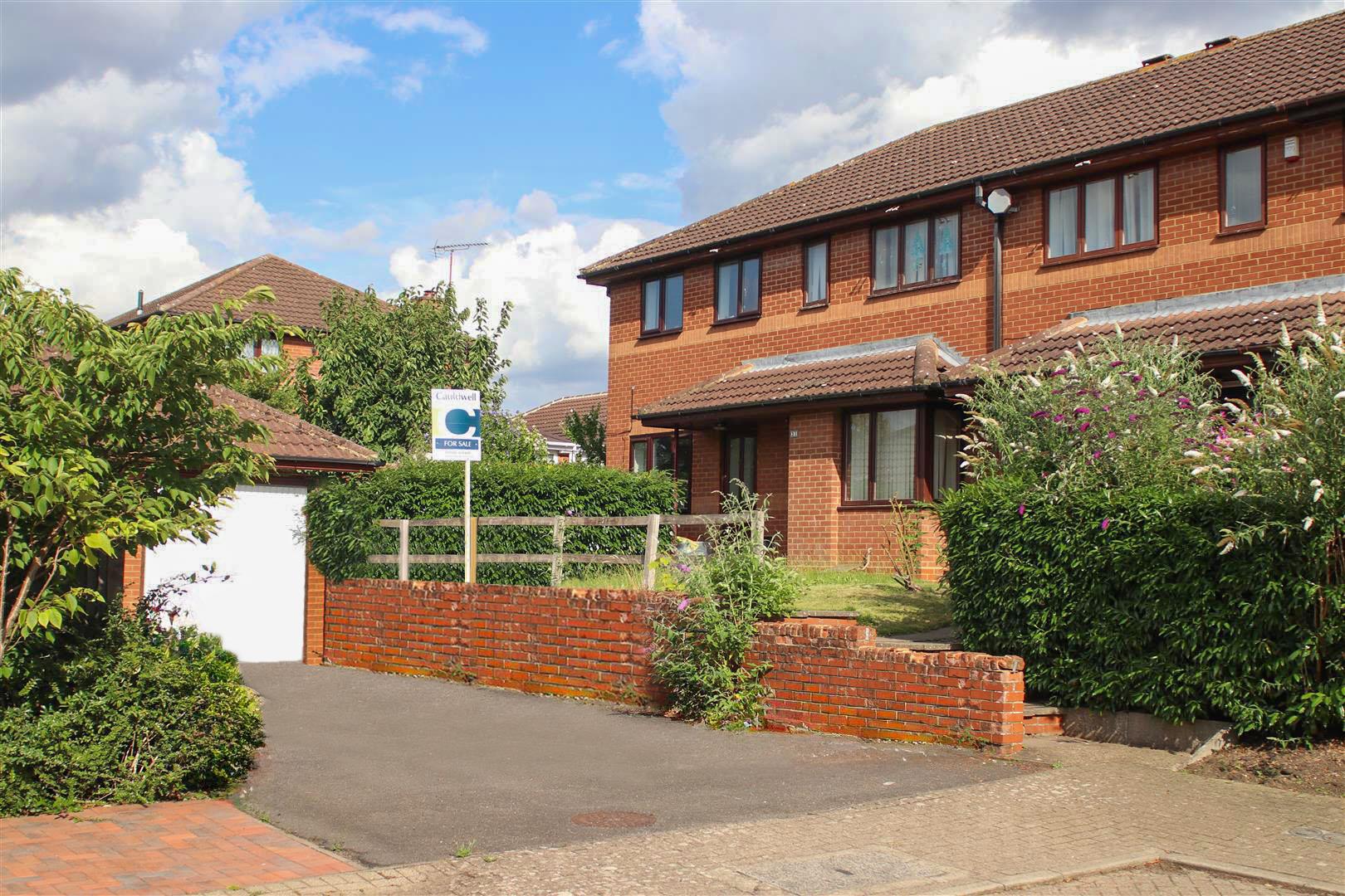 2 bed property in Walkhampton Avenue, Milton Keynes